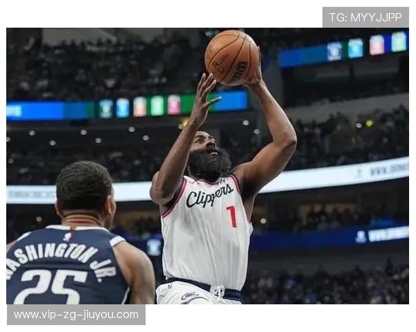 哈登妙传底角，塔克空位三分一箭穿心：传球、空间与机会的艺术